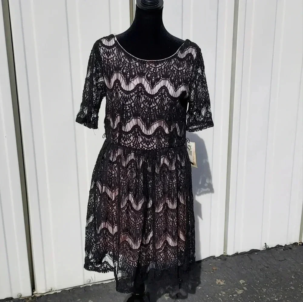 NWT Rewind Lace Dress Pink & Black Large - Picture 12 of 12
